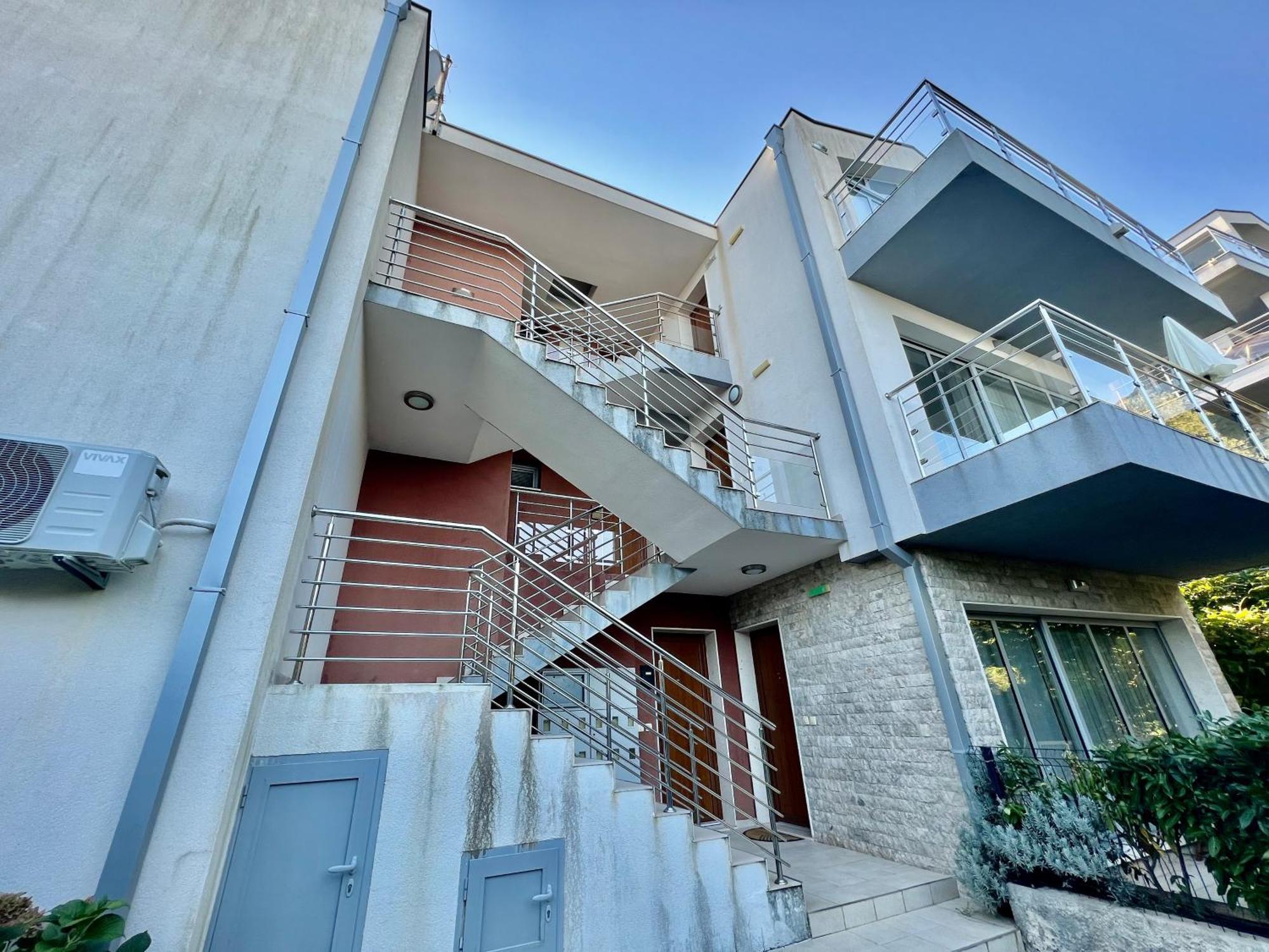 Acacia Hill B8 Apartment Thenovici Exterior photo